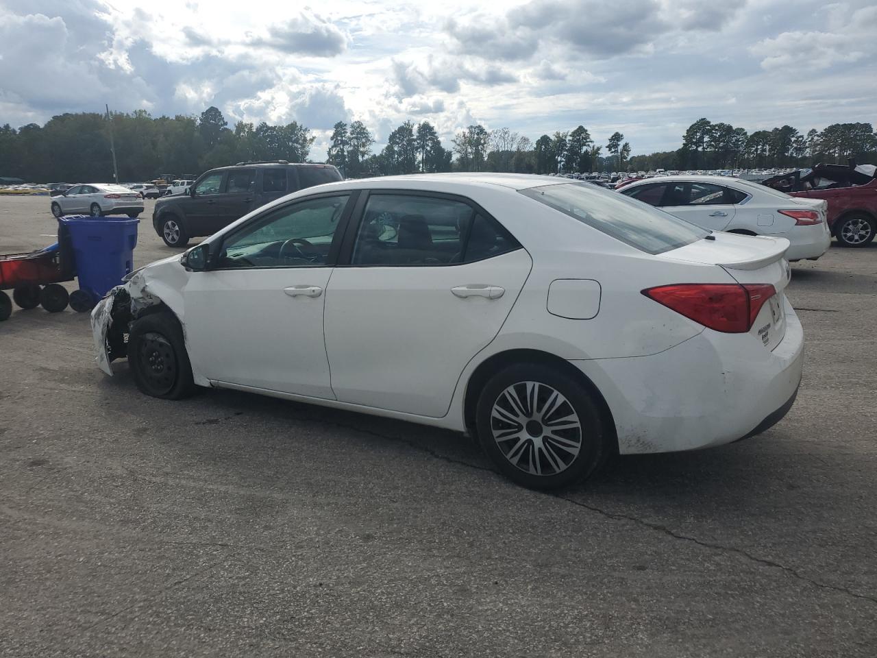 2019 Toyota Corolla L - Фото 2