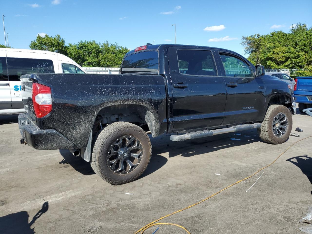 2020 Toyota Tundra Crewmax Sr5 - Image 3