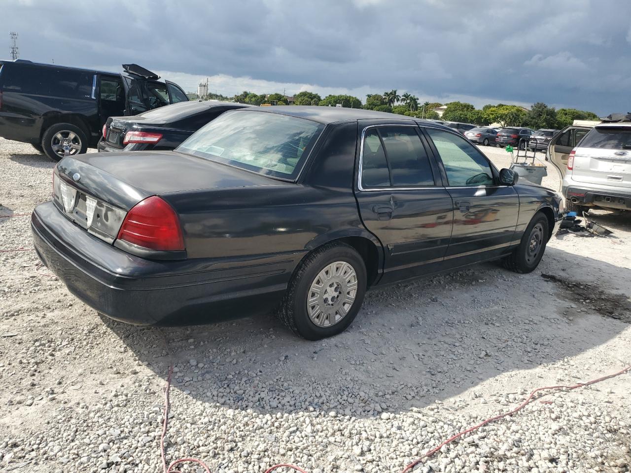 2004 Ford Crown Victoria - Фото 3