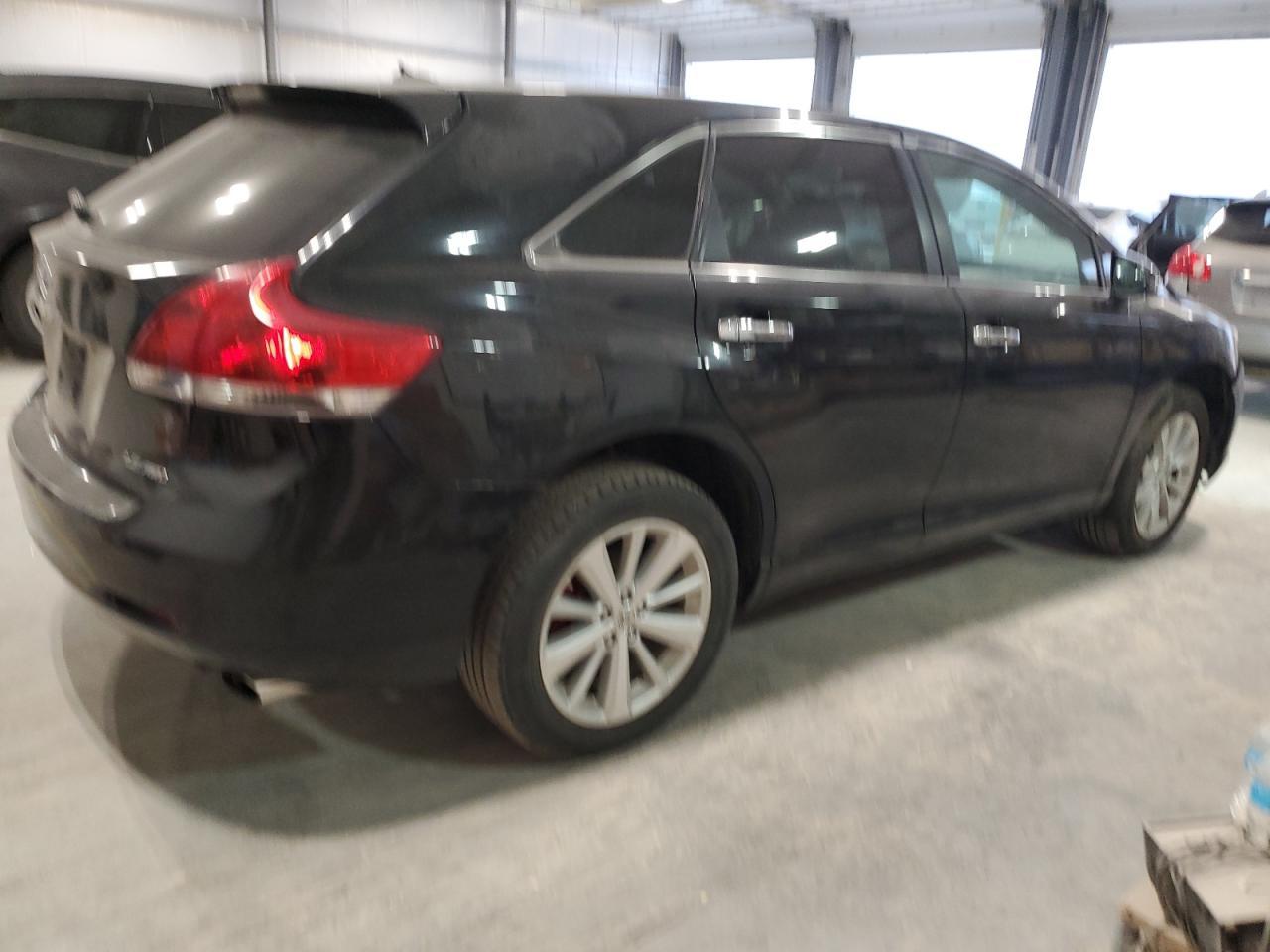 2013 Toyota Venza Le - Image 3