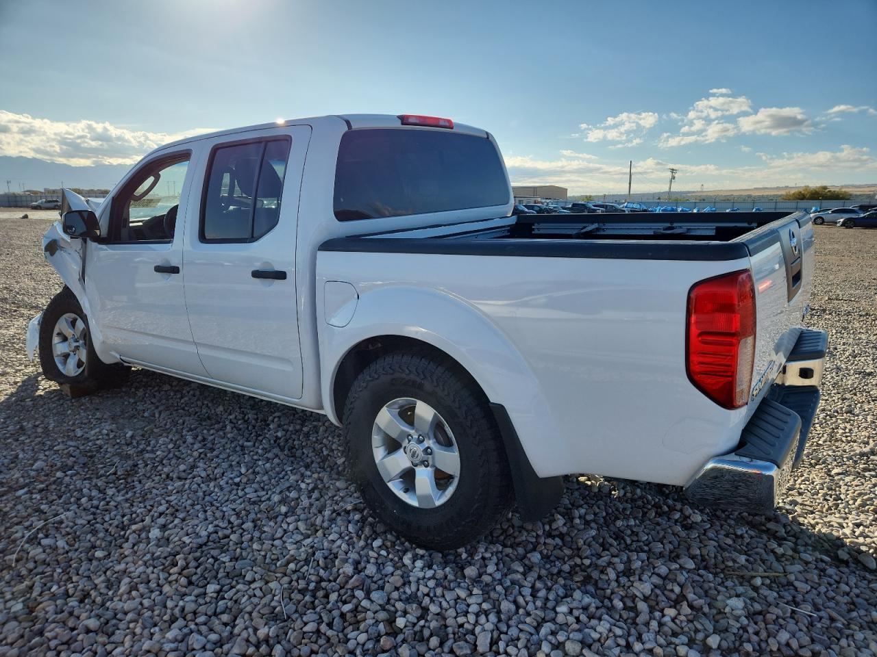 2011 Nissan Frontier S - Фото 2
