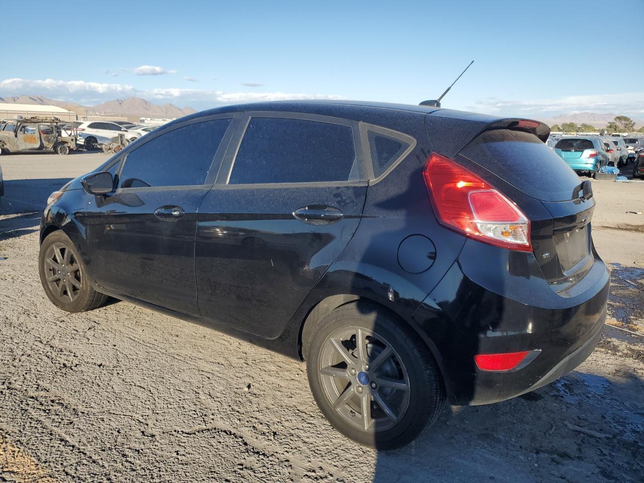 2018 Ford Fiesta Se - Image 2