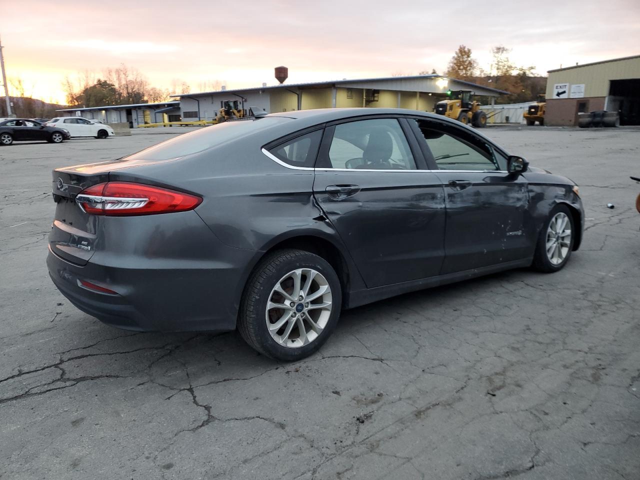 2019 Ford Fusion Se - Image 3