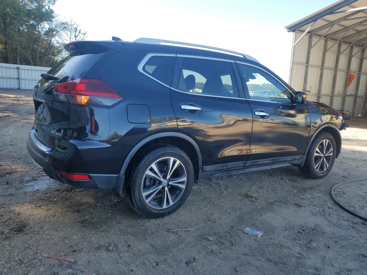 2019 Nissan Rogue S - Image 3