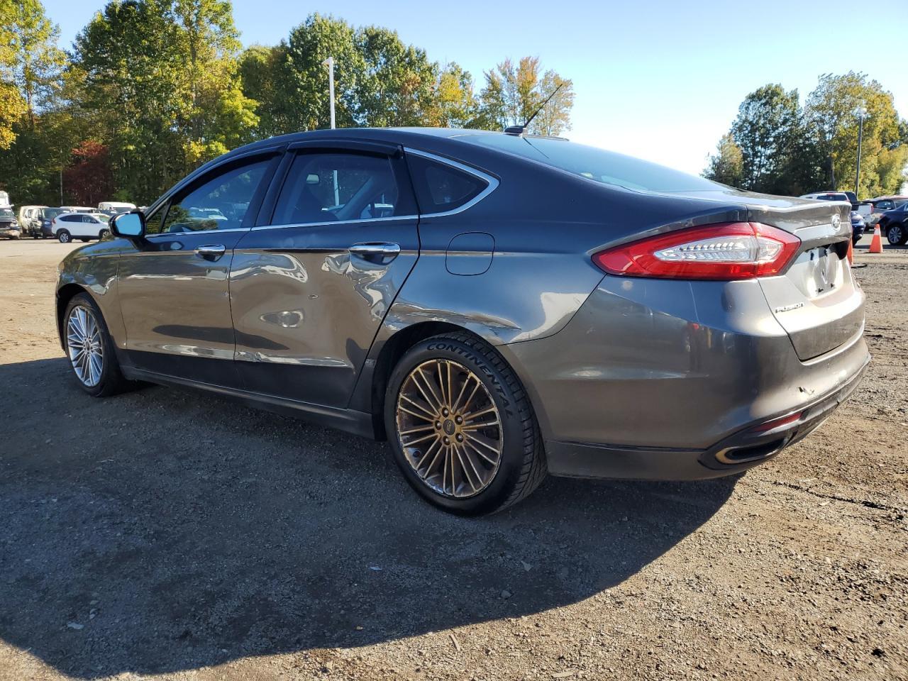 2015 Ford Fusion Se - Фото 2
