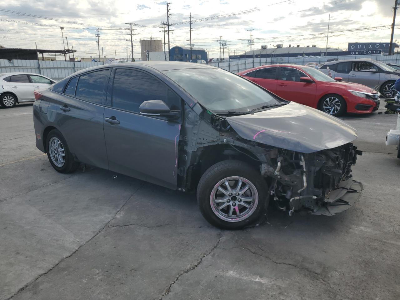 2020 Toyota Prius Prime Le - Фото 4