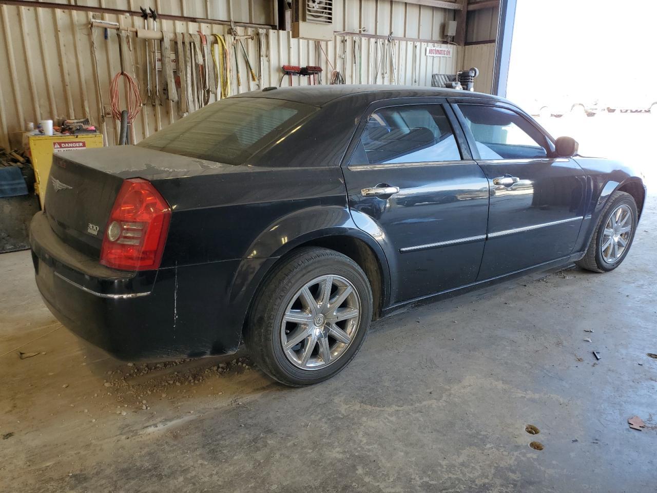 2010 Chrysler 300 Touring - Image 3