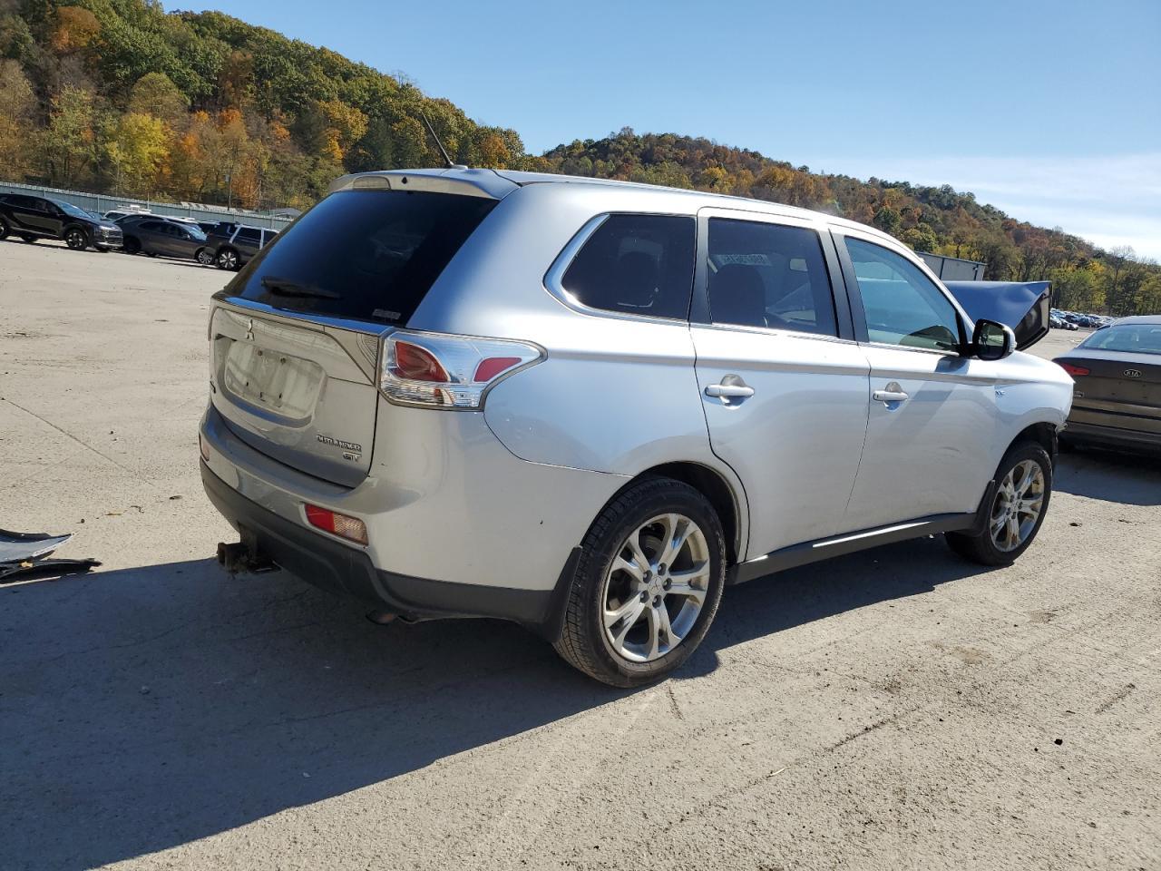 2014 Mitsubishi Outlander Gt - Image 3