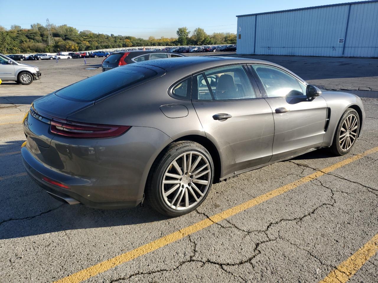 2017 Porsche Panamera 2 - Фото 3