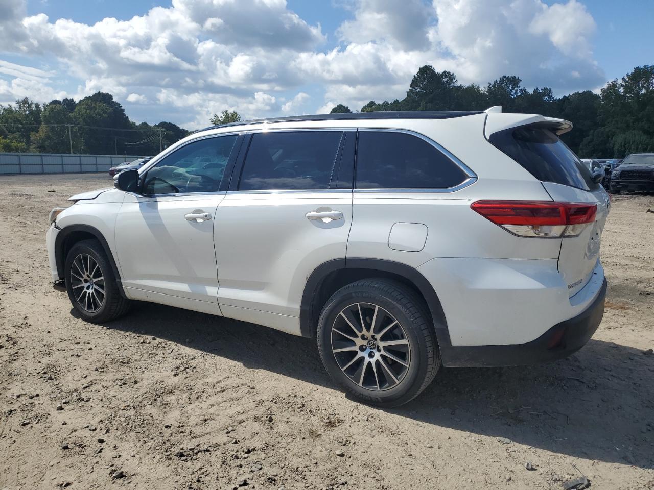 2018 Toyota Highlander Se - Фото 2
