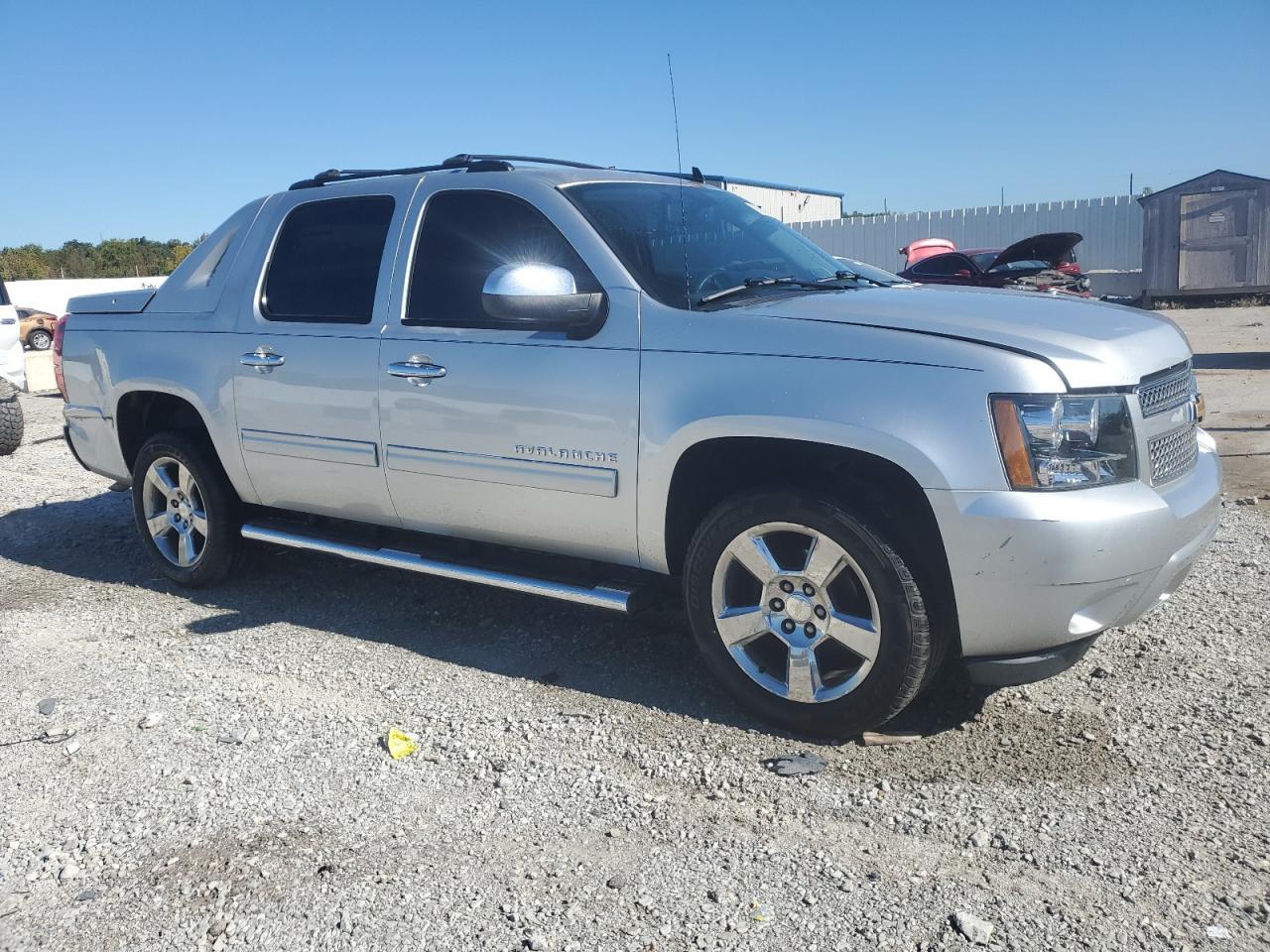2013 Chevrolet Avalanche Ls - Фото 4