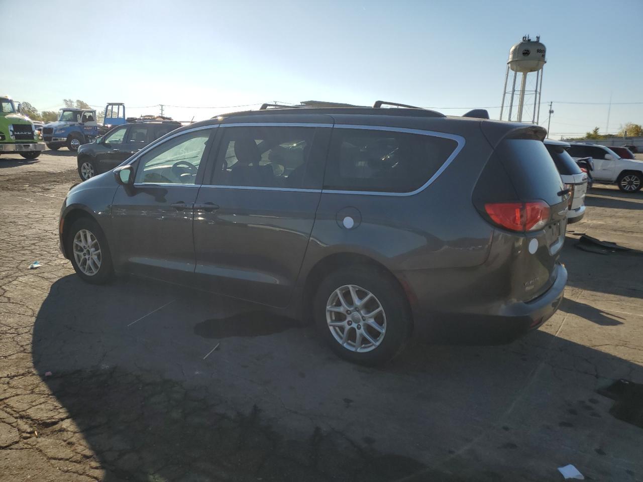 2020 Chrysler Voyager Lxi - Image 2