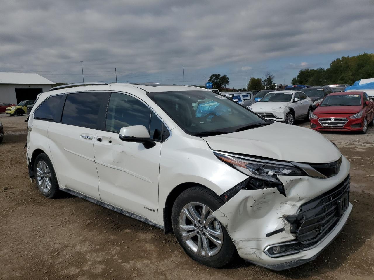 2021 Toyota Sienna Limited - Фото 4