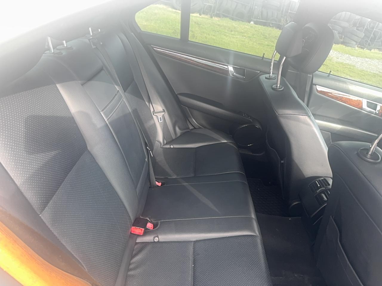 2011 Mercedes-Benz C 300 - Фото 6