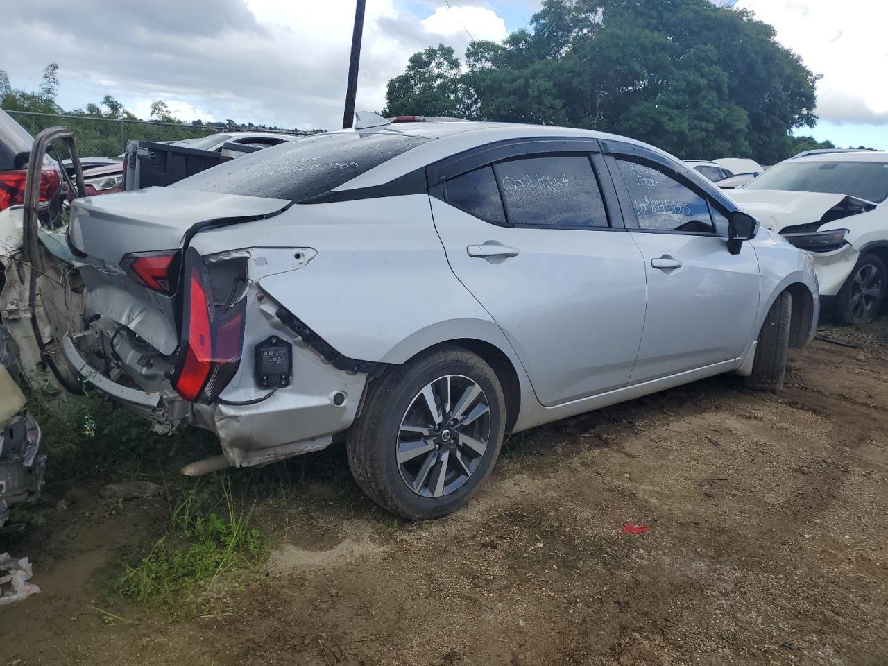 2021 Nissan Versa Sv - Image 3