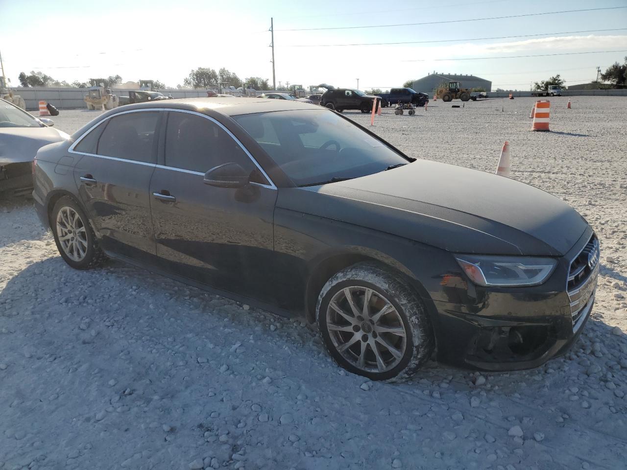 2021 Audi A4 Premium 40 - Фото 4