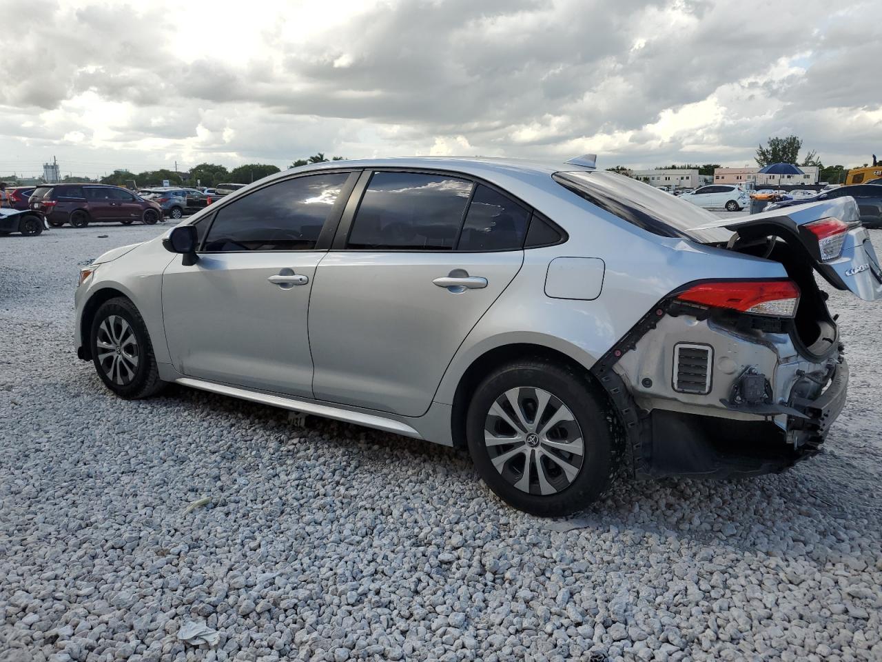 2022 Toyota Corolla Le - Фото 2