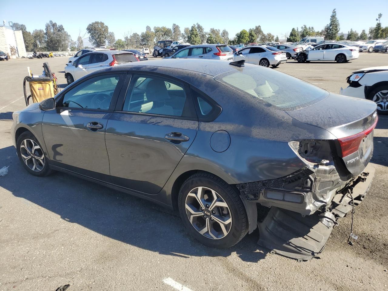 2021 Kia Forte Fe - Фото 2