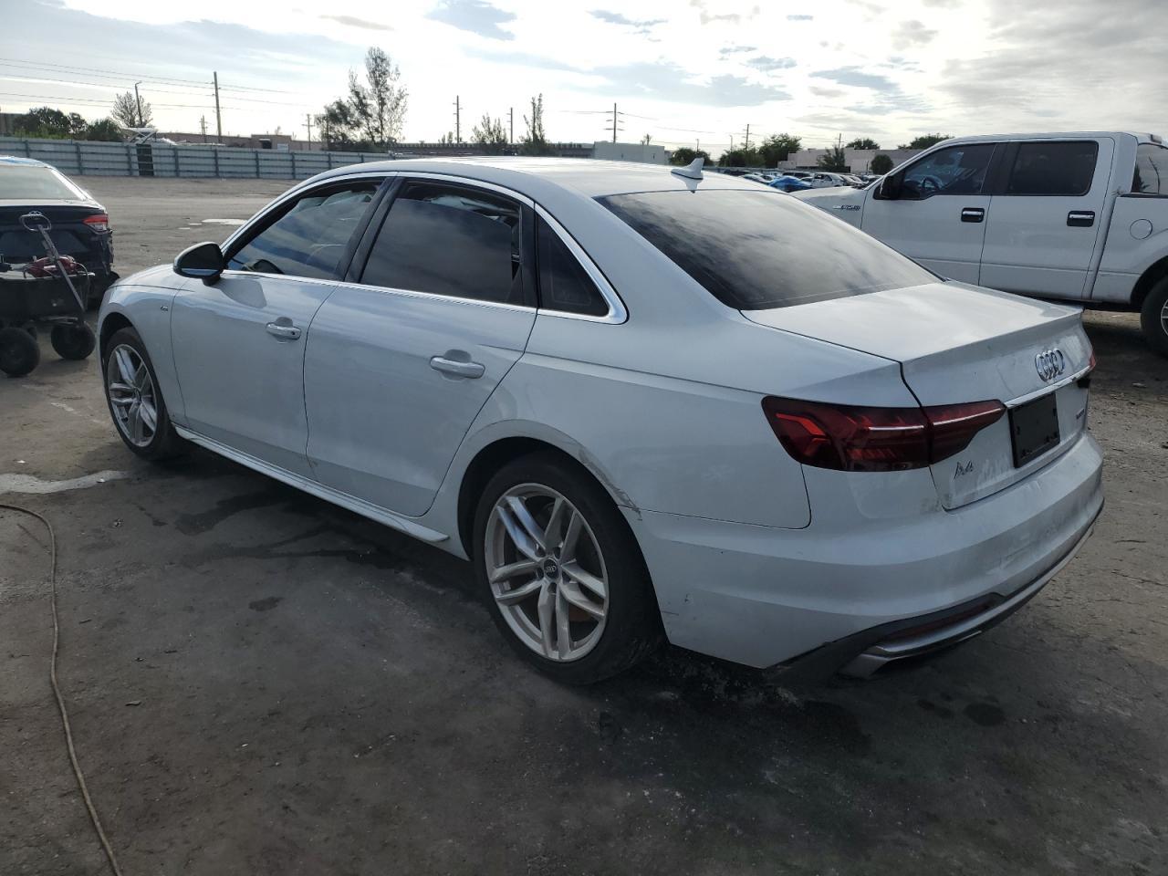 2020 Audi A4 Premium - Фото 2