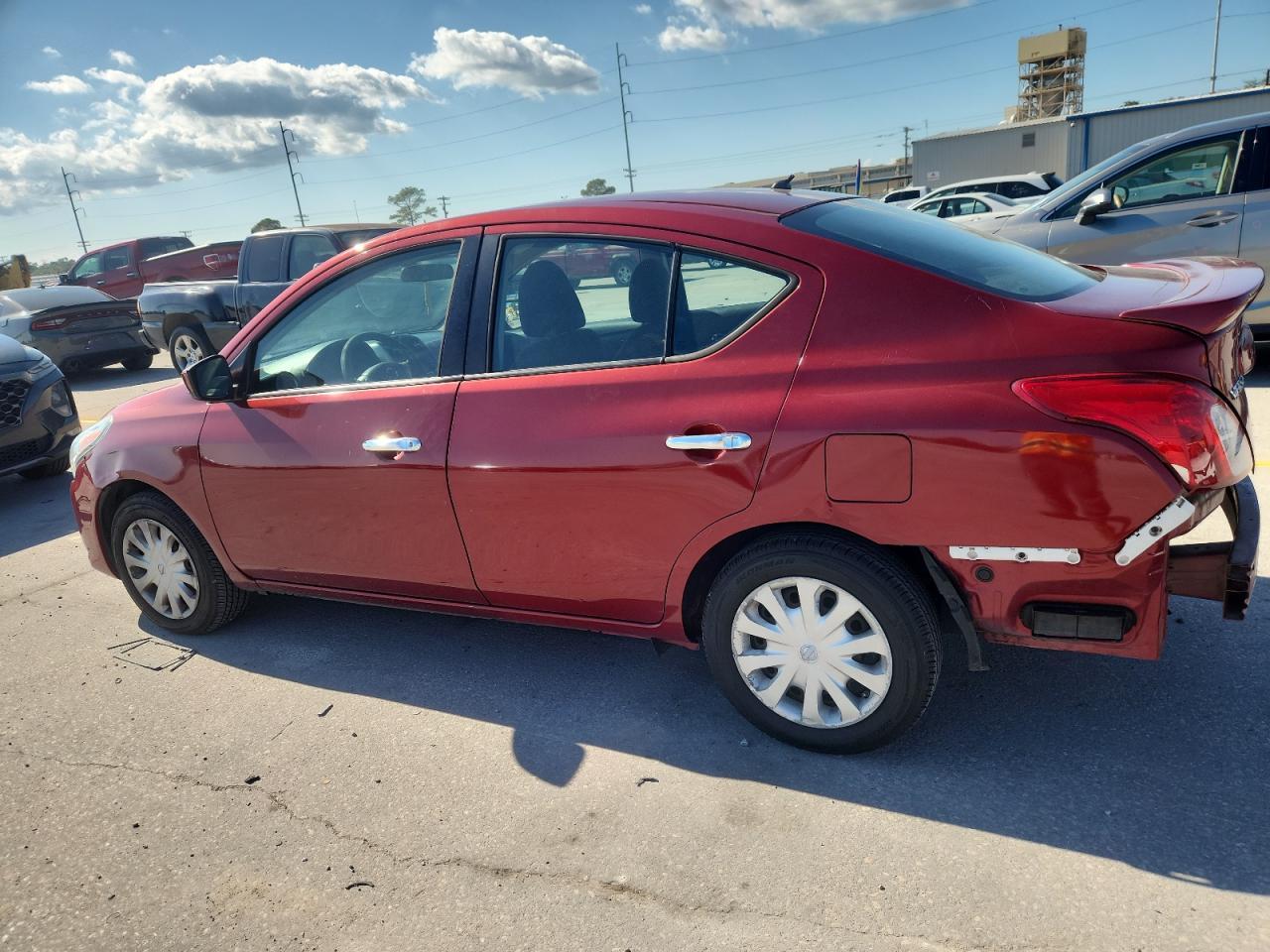 2016 Nissan Versa - Фото 2