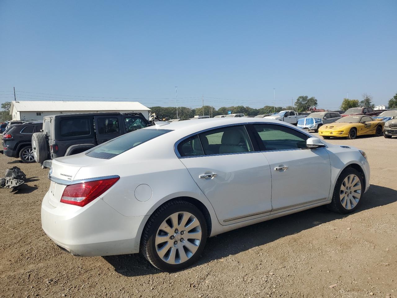2015 Buick Lacrosse Premium - Фото 3