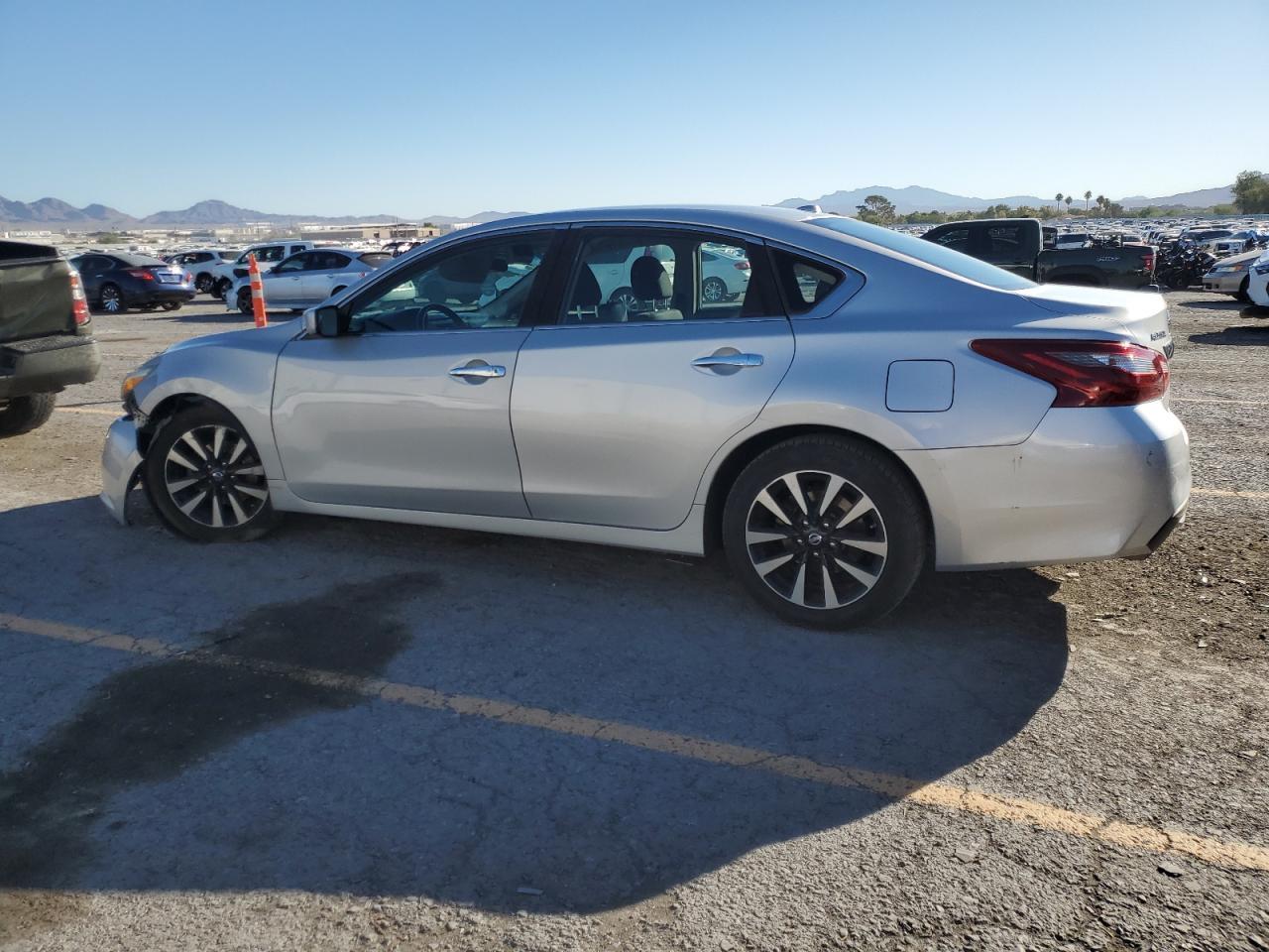 2018 Nissan Altima 2.5 Sv - Image 2