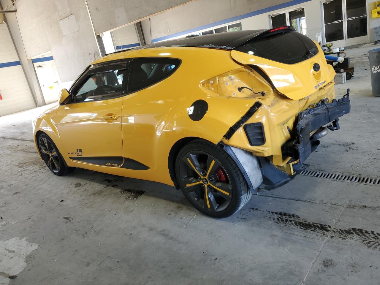 2017 Hyundai Veloster - Фото 2