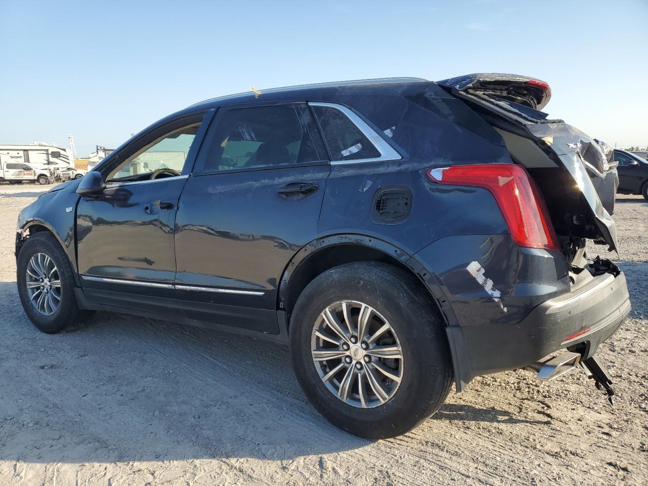 2018 Cadillac Xt5 Luxury - Image 2