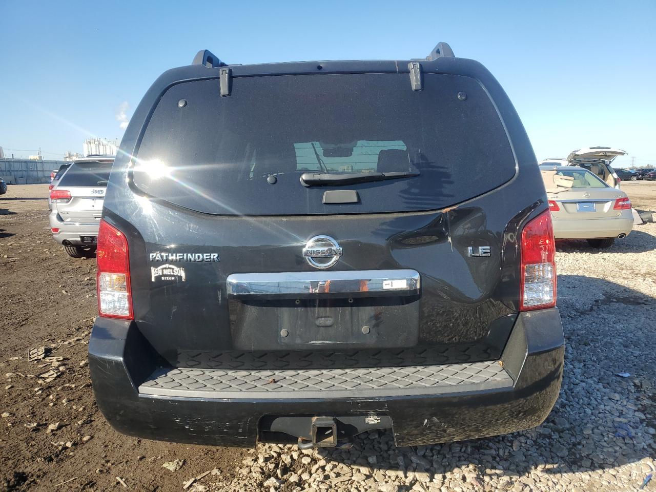 2011 Nissan Pathfinder S - Image 6