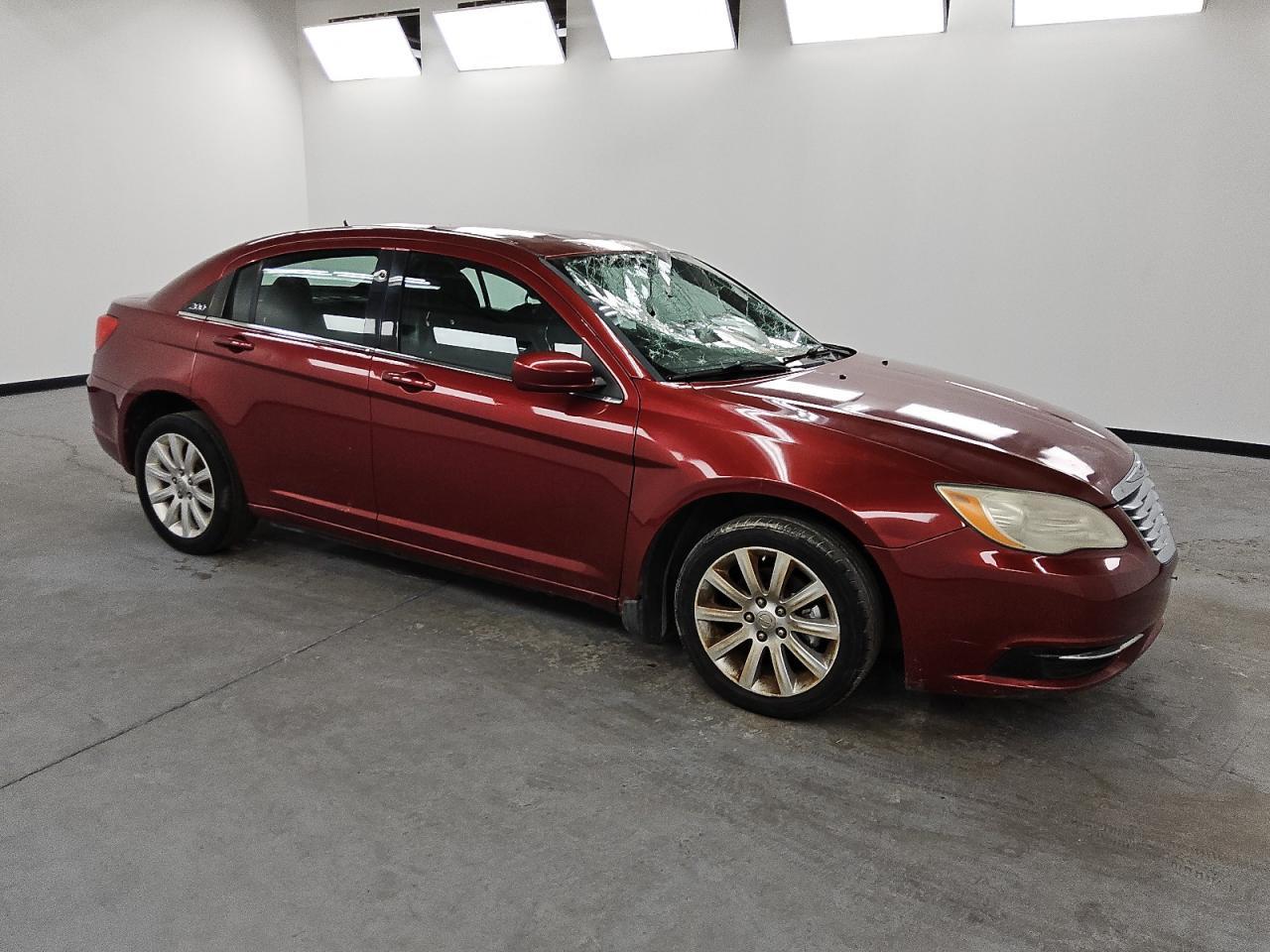 2012 Chrysler 200 Touring - Фото 4