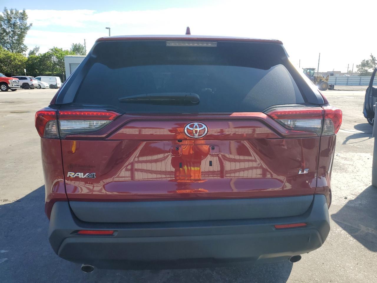 2022 Toyota Rav4 Le - Фото 6
