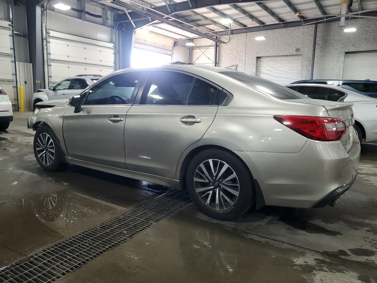 2018 Subaru Legacy 2.5I Premium - Фото 2