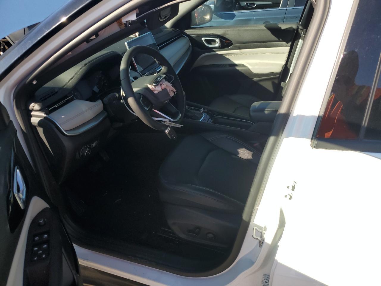 2025 Jeep Compass Limited - Фото 7