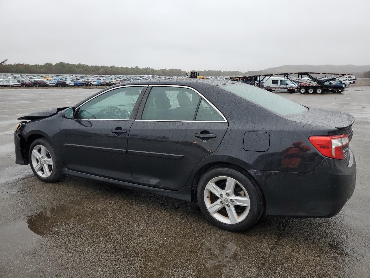 2014 Toyota Camry L - Фото 2