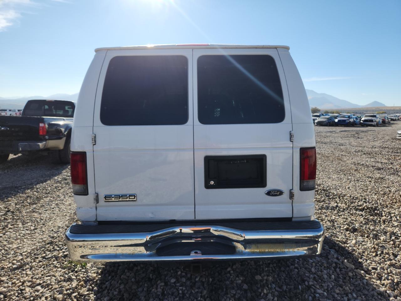 2009 Ford Econoline E350 Super Duty Van - Фото 6
