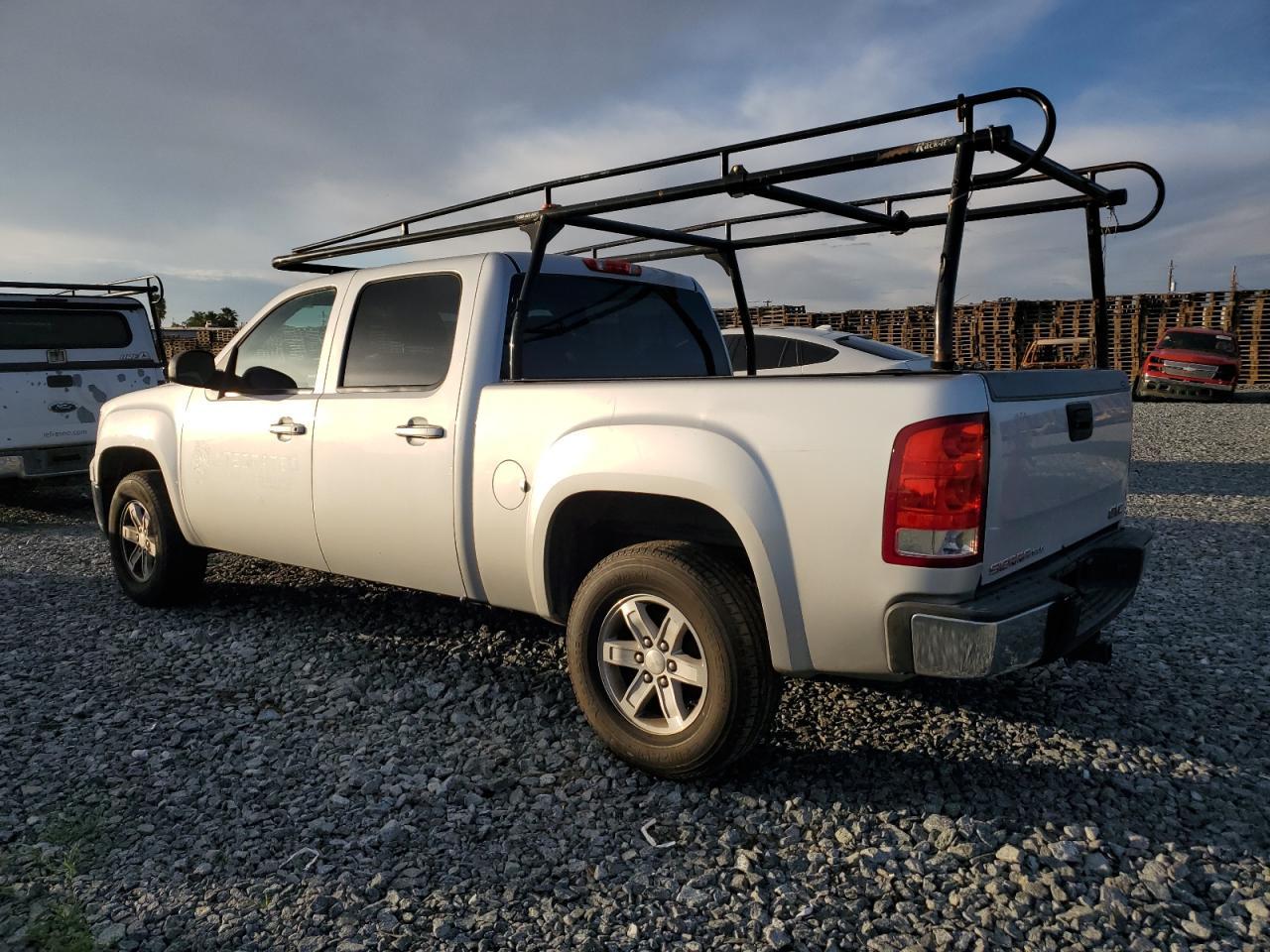 2013 GMC Sierra C1500 Sle - Image 2