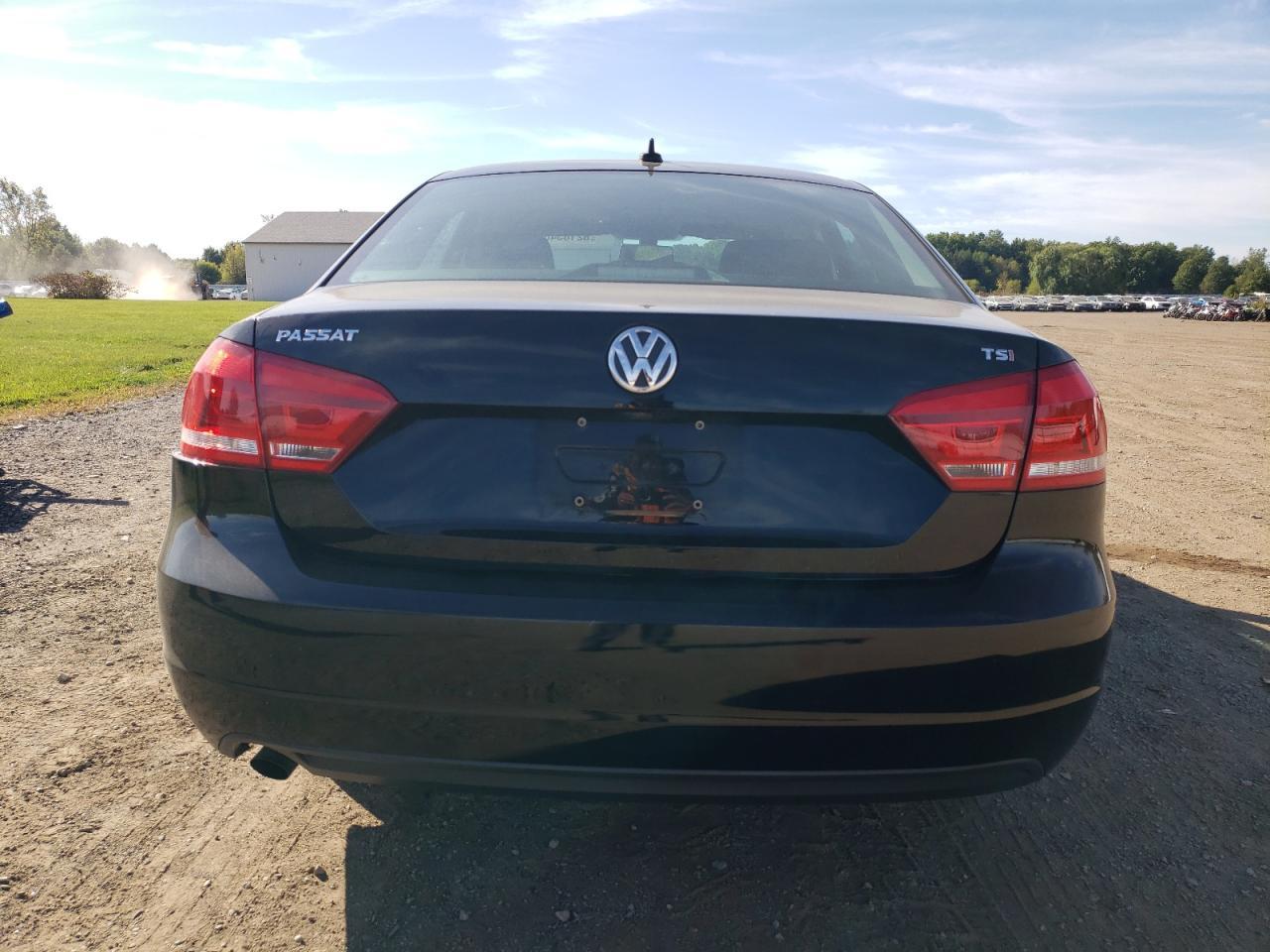 2015 Volkswagen Passat S - Фото 6