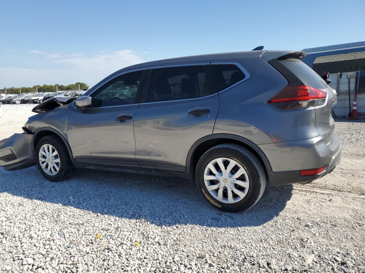 2018 Nissan Rogue S - Фото 2