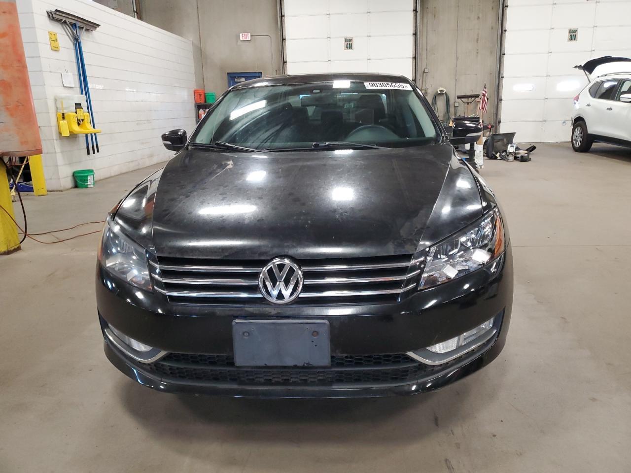 2014 Volkswagen Passat Sel - Image 5