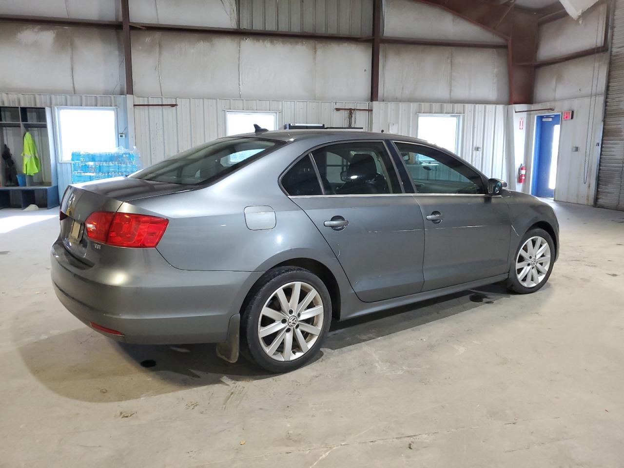 2013 Volkswagen Jetta Tdi - Image 3