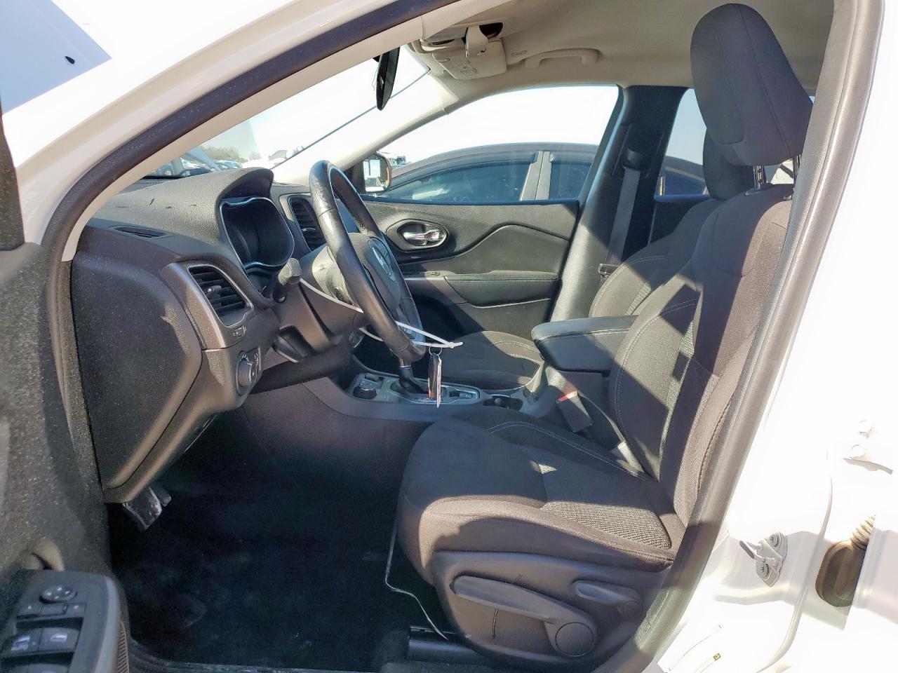 2019 Jeep Cherokee Latitude - Image 7