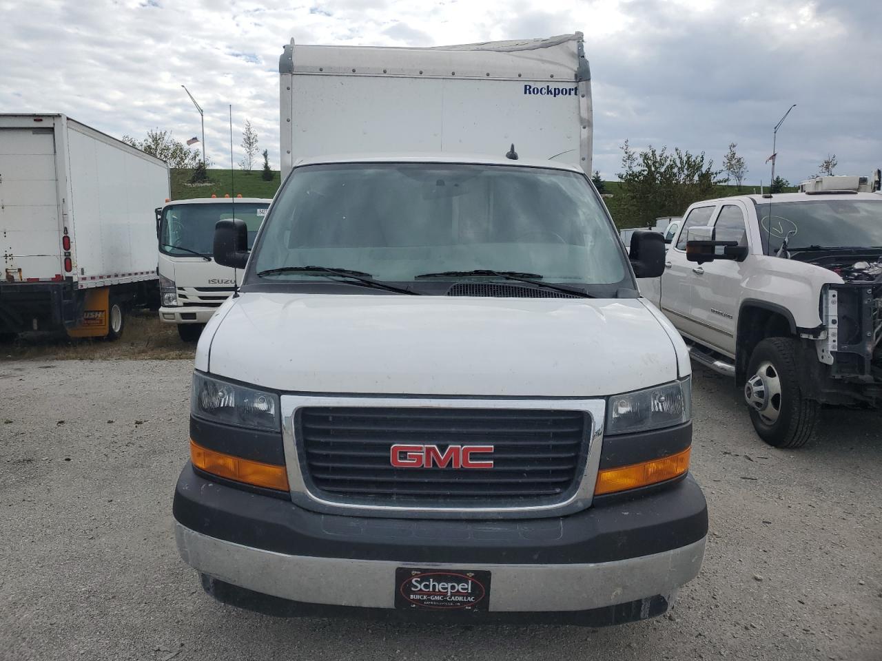 2023 GMC Savana - Image 5