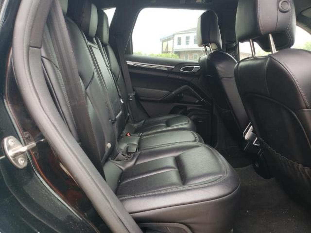 2017 Porsche Cayenne - Image 6