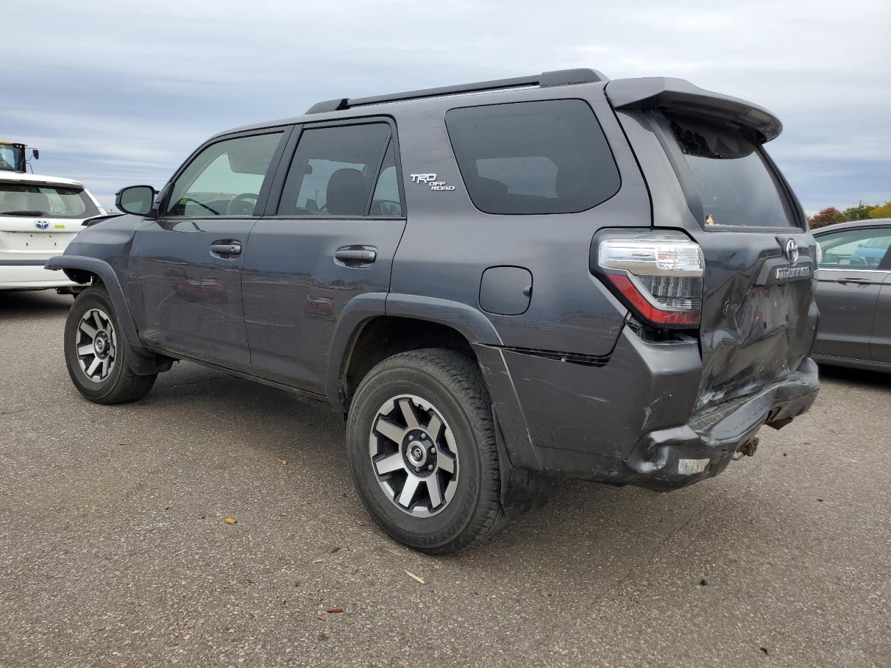 2019 Toyota 4Runner Sr5/Sr5 Premium - Image 2