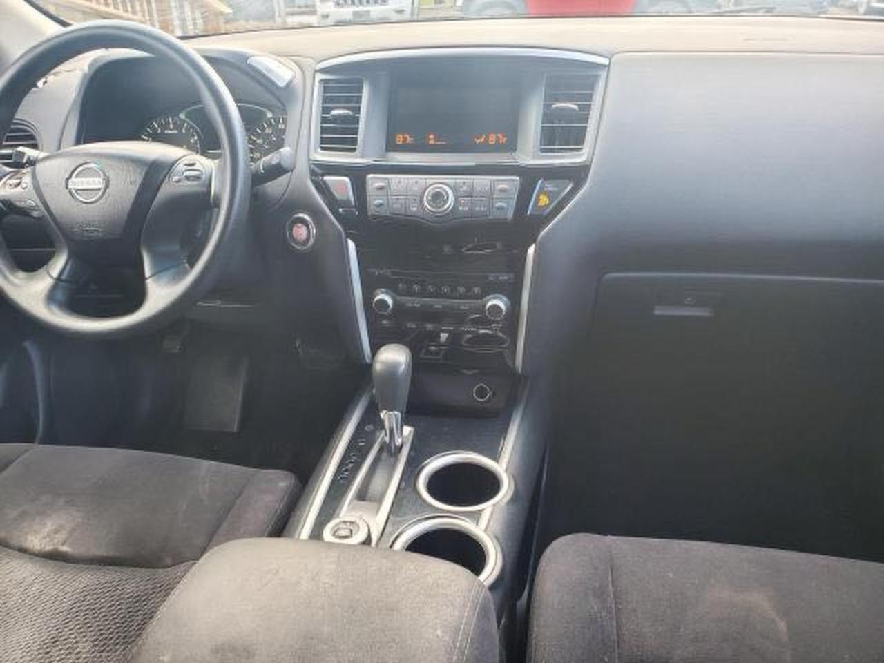 2016 Nissan Pathfinder S - Image 5