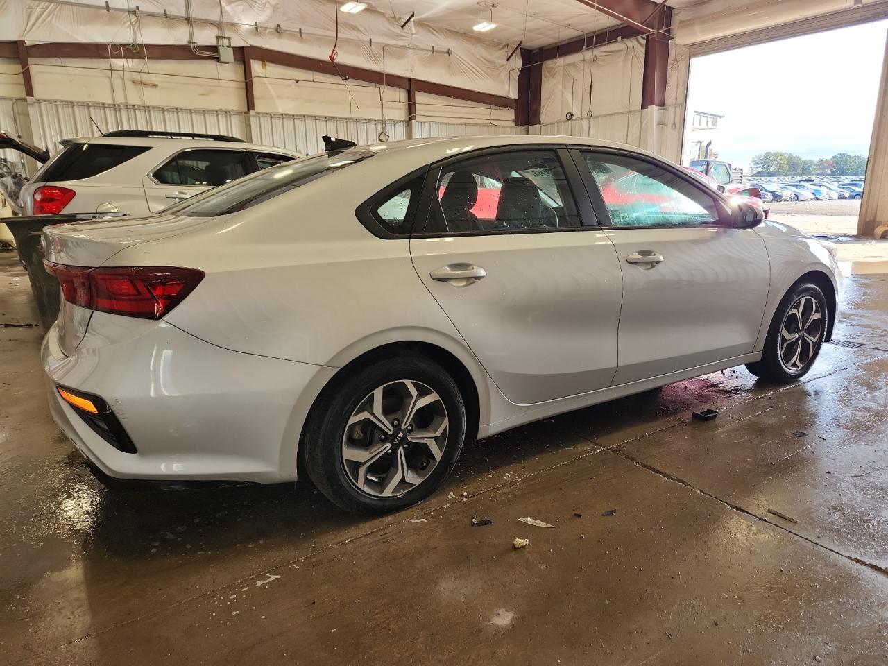 2021 Kia Forte Fe - Фото 3