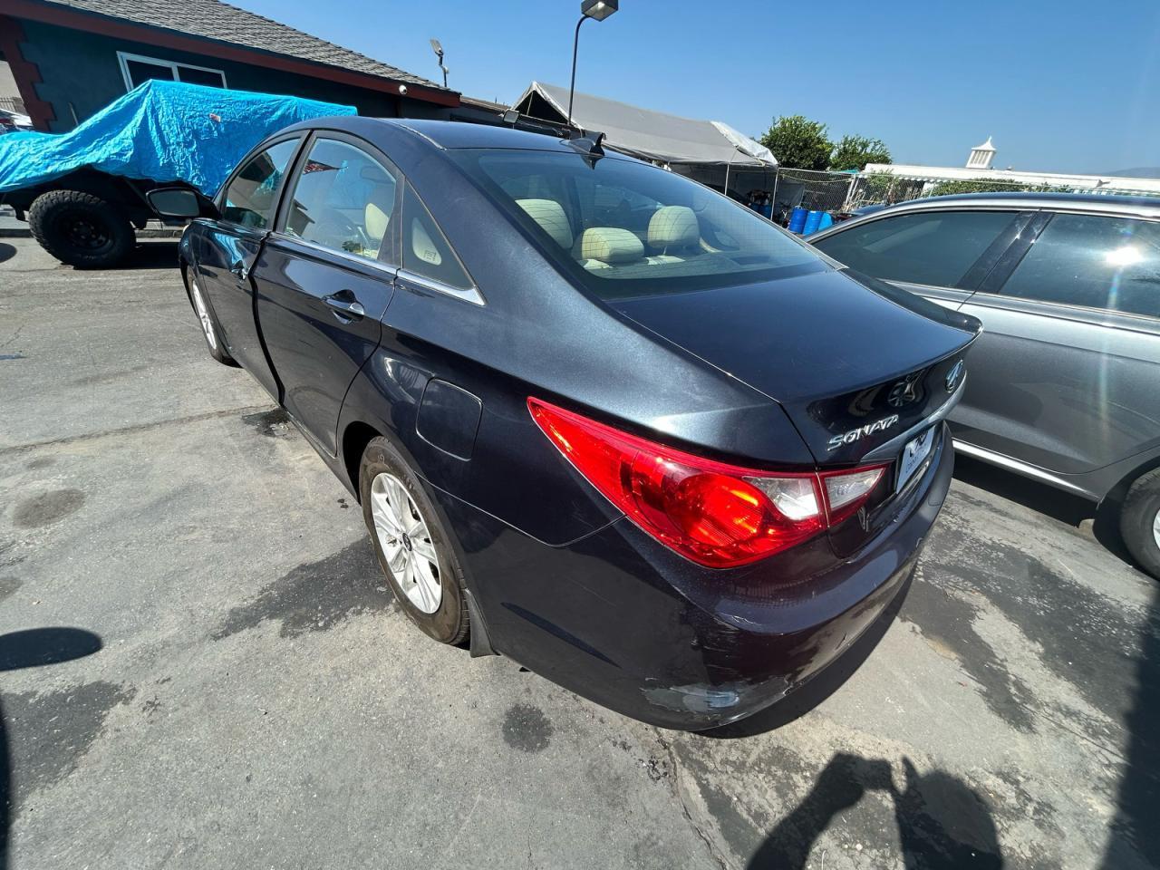2012 Hyundai Sonata Gls - Image 3