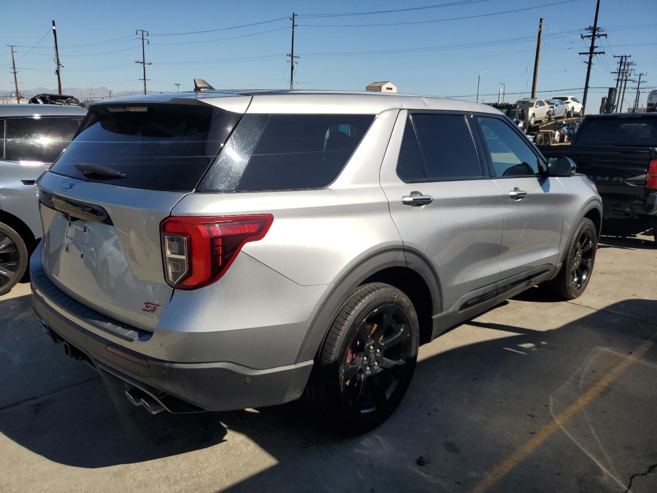 2021 Ford Explorer St - Фото 3