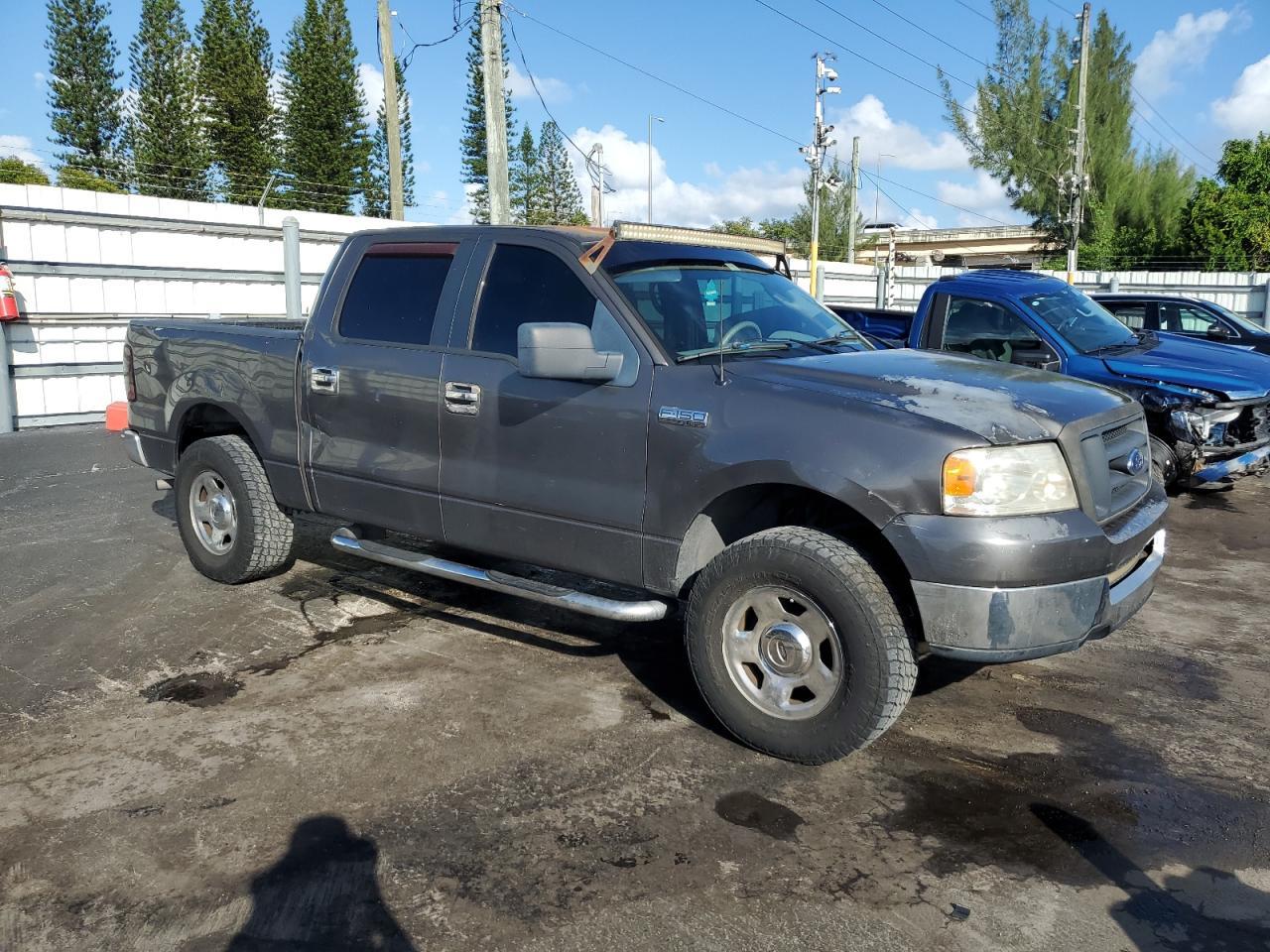 2005 Ford F150 Supercrew - Image 4