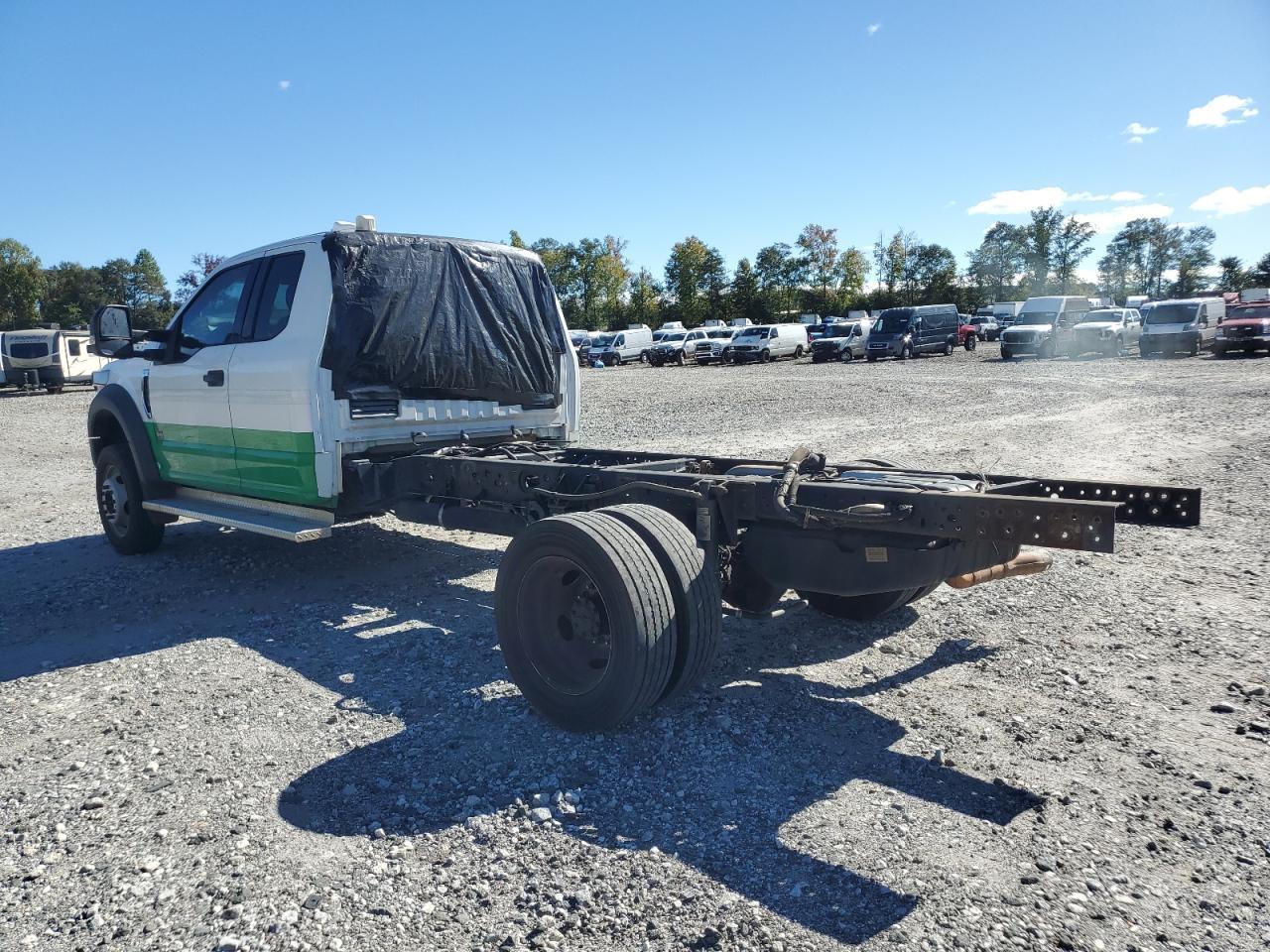 2017 Ford F-450 Chassis Xlt 6.7L Turbo Diesel - Image 2